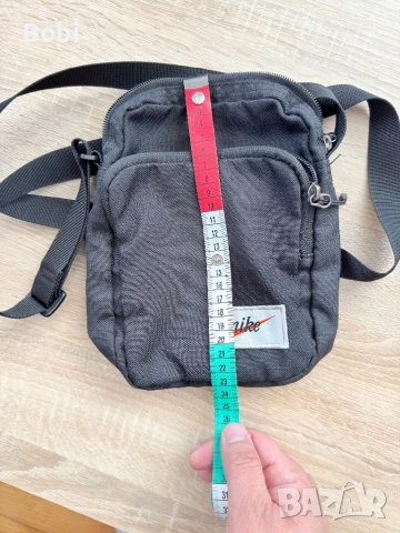 Nike чанта през рамо – черна (компактна), снимка 8 - Чанти - 53679992