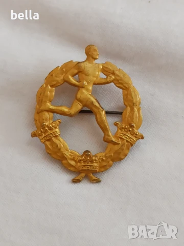 Стар шведски военен спортен медал, изработен от сребро с позлата ,маркировки 