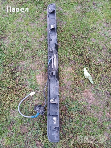 Лайсна над задния номер на тойота авенсис т25 комби., снимка 3 - Части - 52891777