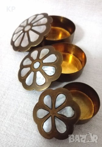 Кутийки от месинг, инкрустирани със седеф , снимка 2 - Антикварни и старинни предмети - 40842669