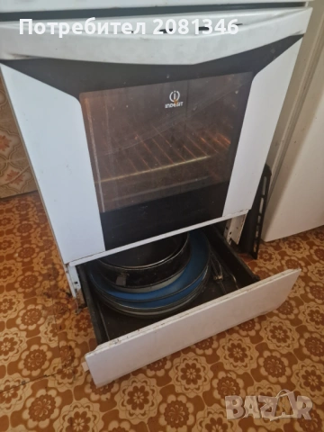 Готварска печка Indesit, снимка 2 - Печки, фурни - 53861057