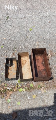 3 броя метални кутии 