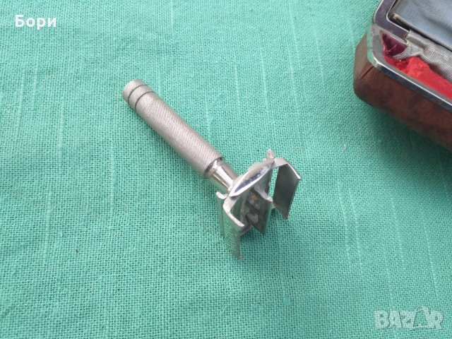 ''ВОЛГА'' Стара метална самобръсначка, снимка 4 - Други ценни предмети - 34673656