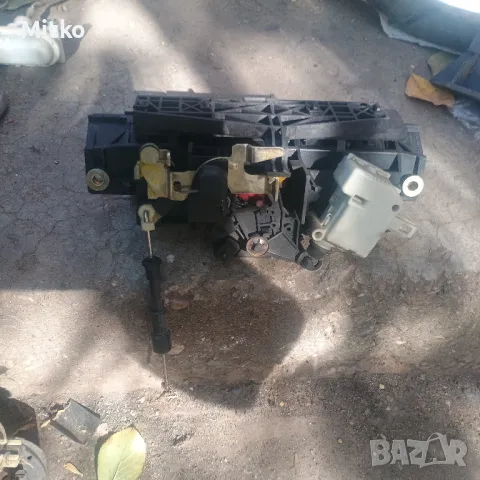 Дръжка Заден Капак За Ауди А6 2000г Седан / Audi A6 2000y Sedan, снимка 2 - Части - 47722958