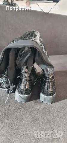 Ботуши , снимка 2 - Дамски ботуши - 48878912