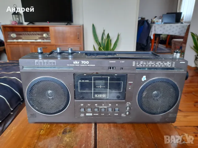 Стар радиокасетофон SKR 700