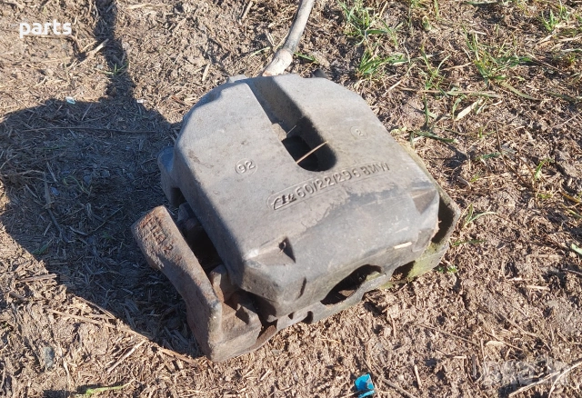 Преден Десен Спирачен Апарат БМВ 5 E39 - 6022296, снимка 3 - Части - 53761502