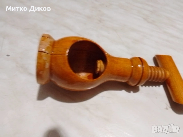 винтова лешникотрошачка, изработена от чемширово дърво., снимка 3 - Аксесоари за кухня - 53649120