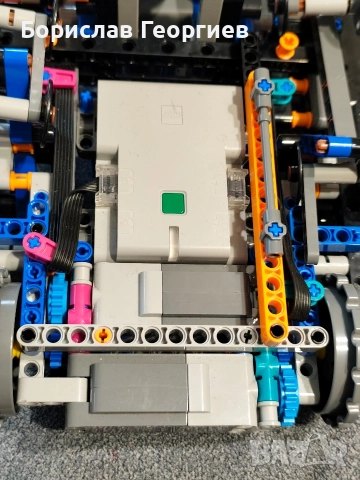 Лего 42140 Lego Technic App Controlled Transformation Vehicle, снимка 7 - Конструктори - 52670388