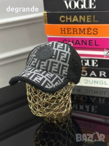 Шапка модел Fendi 