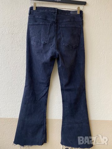 Дънки чарлстоун Bershka — М, снимка 3 - Дънки - 40774076