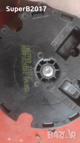 Продавам - оригинално моторче за огледало 7 пина от Ауди А4, снимка 2 - Части - 52161908