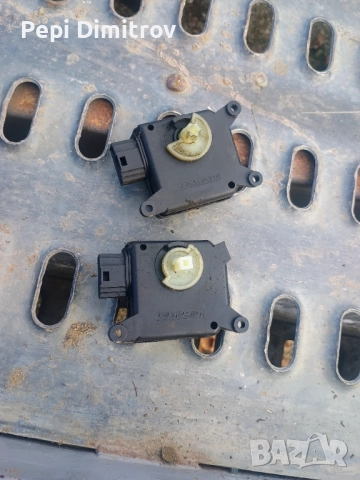 Моторче клапи парно OPEL ZAFIRA B 2005-2014 , ОЕМ 30.93706.00