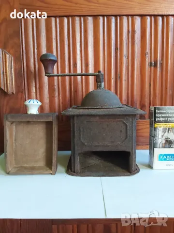 Стара кафемелачка, снимка 2 - Антикварни и старинни предмети - 48715752