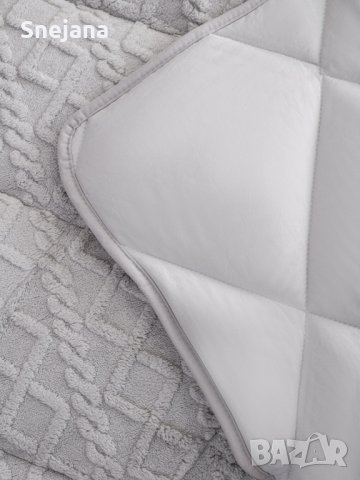 кувертюра сив цвят плюш за 55лв от 125лв , снимка 2 - Покривки за легло - 44446572