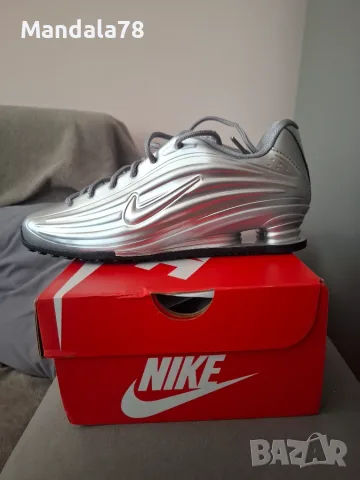 Продавам нови оригинални дамски маратонки Nike.