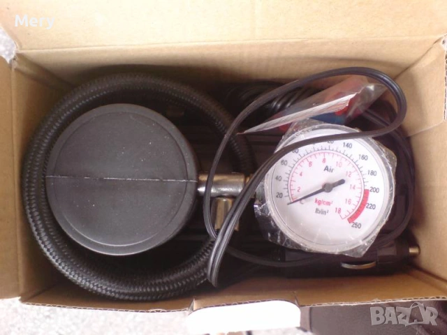 Компресор / помпа за автомобил , снимка 2 - Аксесоари и консумативи - 43491922