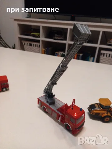 Три интересни камиончета, 14-16 см., снимка 9 - Коли, камиони, мотори, писти - 44641287