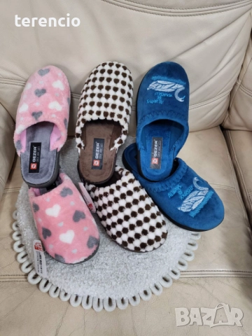 Нови три чифта чехли 36 номер за 20лв.