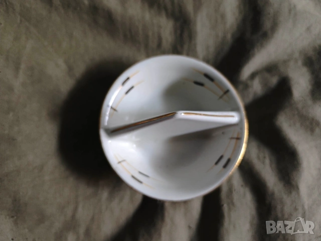 Продавам стара порцеланова солница