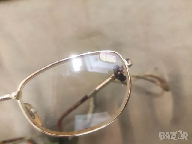 Продавам стари очила с калъф, снимка 4 - Слънчеви и диоптрични очила - 49106580