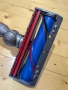 Много добра Dyson V10 безжична прахосмукачка пълен комплект, снимка 5