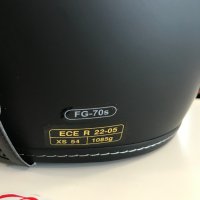 Скутер чопър мото каска HJC FG 70S,размер XS,тъмен визьор,като нова!, снимка 5 - Аксесоари и консумативи - 41787730