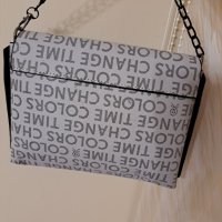 Дамска малка чанта с дължка за през рамо, снимка 4 - Чанти - 41378969