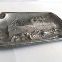 Стар метален пепелник Титаник., снимка 3 - Антикварни и старинни предмети - 40894616