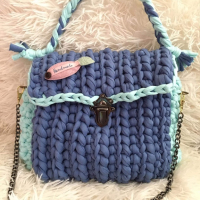 Ръчно плетени чанти на една кука, снимка 2 - Чанти - 44775016