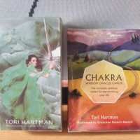 Комплект от 2 колоди таро и оракул карти Chakra Wisdom на Tori Hartman