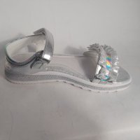 Детски сандали , снимка 2 - Детски сандали и чехли - 40831140