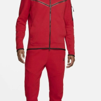 Мъжки червен екип Nike, снимка 1 - Спортни дрехи, екипи - 44561100