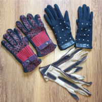 Лот от три чифта дамски ръкавици за 6 лева, снимка 1 - Ръкавици - 36135613