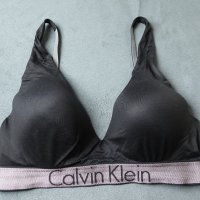 80 С Calvin Klein черен сутиен, снимка 1 - Бельо - 41580566
