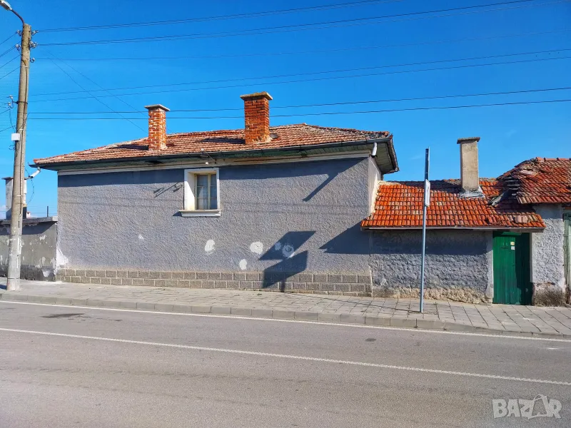 Двуетажна стара къща с. Черничево , снимка 1