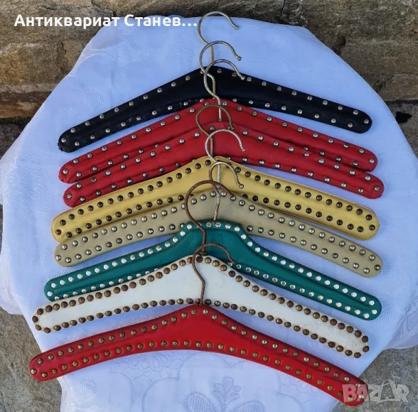 8 броя Винтидж кожени закачалки с капси

, снимка 1