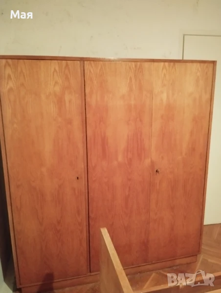 Гардероб с надстройка трикрил– масивно истинско едновремешно дърво, дебели плоскости, здравина,, снимка 1