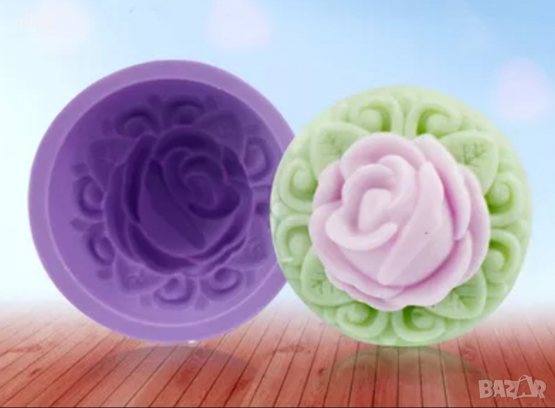 кръг с пъпка роза силиконов молд калъп форма шоколад декорация гипс сапун, снимка 1
