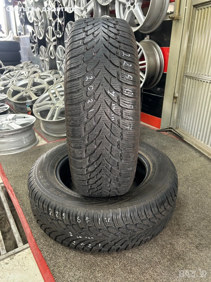 Гуми Зимни 225/65/17 Nokian 2 броя, снимка 1
