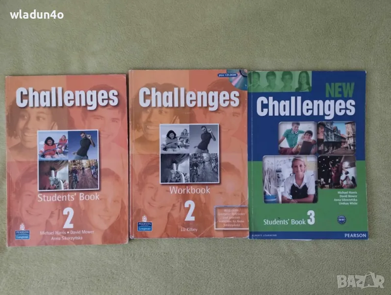 Учебник-тетрадка по Английски Challenges, 8 лв, снимка 1