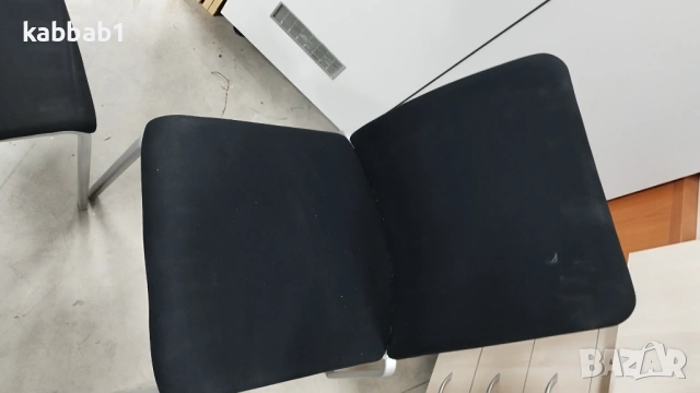 Стол - посетителски офис столове текстилна дамаска 5бр - метални крака, снимка 3 - Столове за офис - 53477304