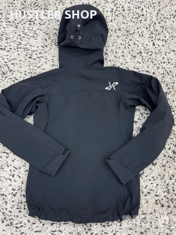 Дамско софтшел яке REVOLUTION RACE. Размер XS, снимка 9 - Якета - 52919568