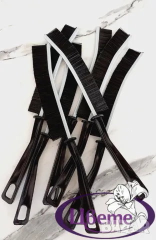 Тънка четка с твърд косъм