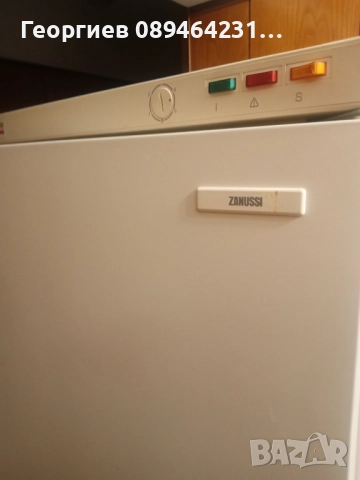 Продавам голям вертикален фризер Зануси, с добър външен видн вид, но с изтекъл фреон. , снимка 4 - Фризери - 52528368