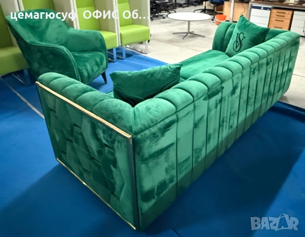 Италиански ликсозен и модерен диван триместен с фотьойл зелено кадифе, снимка 4 - Дивани и мека мебел - 53343295