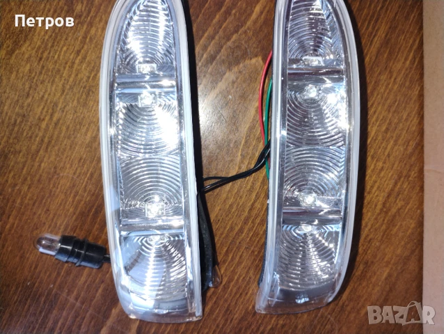 Мигачи в огледала за Mercedes ML164, снимка 4 - Части - 51310697