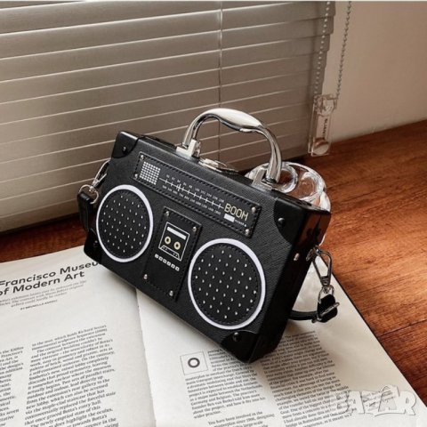 Малка чантичка Cassette Player, снимка 8 - Чанти - 41477271