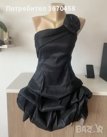 Дамска рокля с кройка по тялото еластичен модел черен цвят С размер