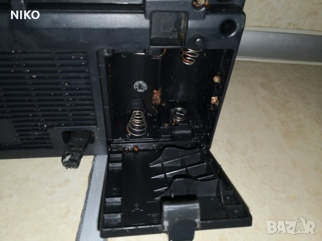 Продавам,,SONNY ICF-J1 3-БАНТОВО FM/AM/SW РАДИО ,,, снимка 8 - Радиокасетофони, транзистори - 34665615